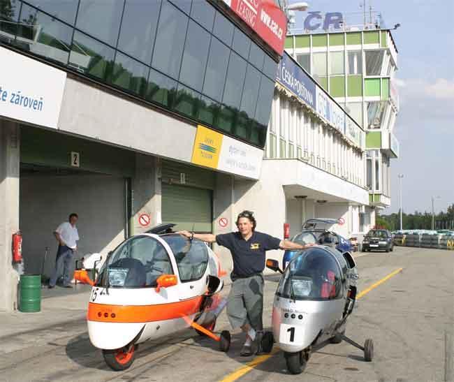 Blez with Standard and Turbo Mono Ecomobiles at Brno 2005