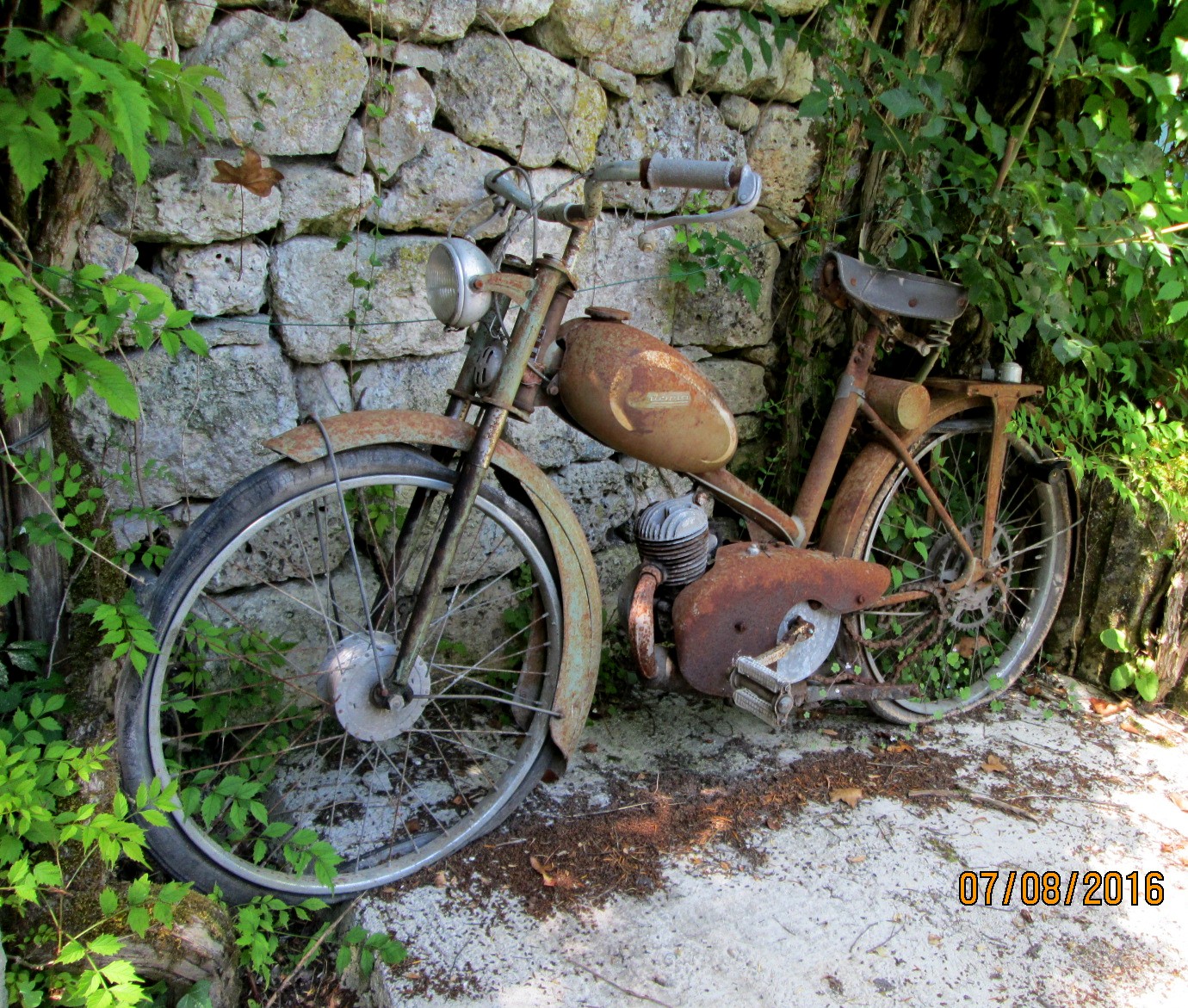 RR2016 - Rare find moped!