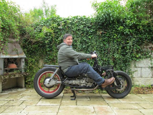 Host Rob brought his next FF Guzzi 750 all the way from the UK to show everyone.